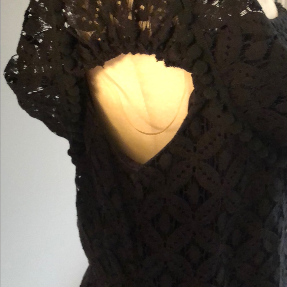 Black Lace Ruffle Top - Picture 4 of 5
